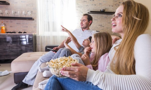 Se film i julen i en god hjemmebiograf